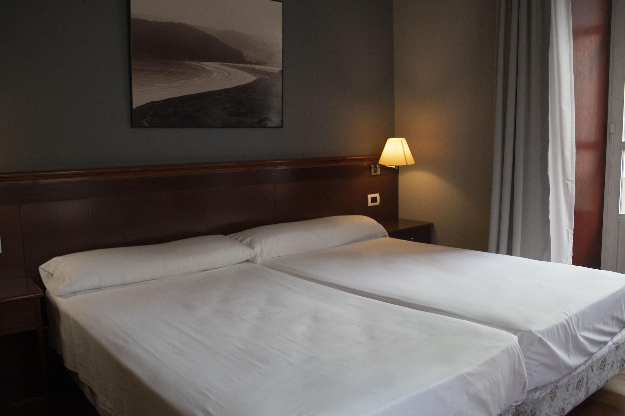 Hotel Alda El Suizo Ferrol Buitenkant foto