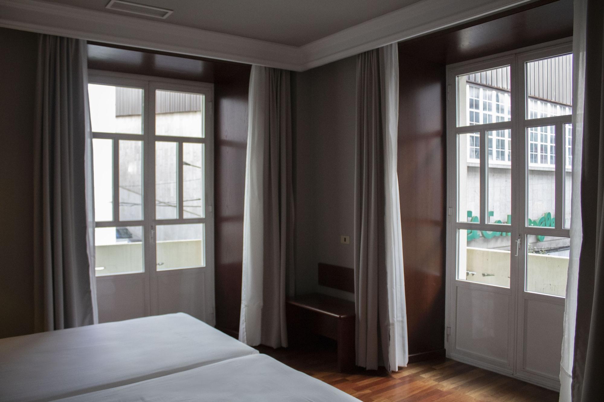 Hotel Alda El Suizo Ferrol Buitenkant foto