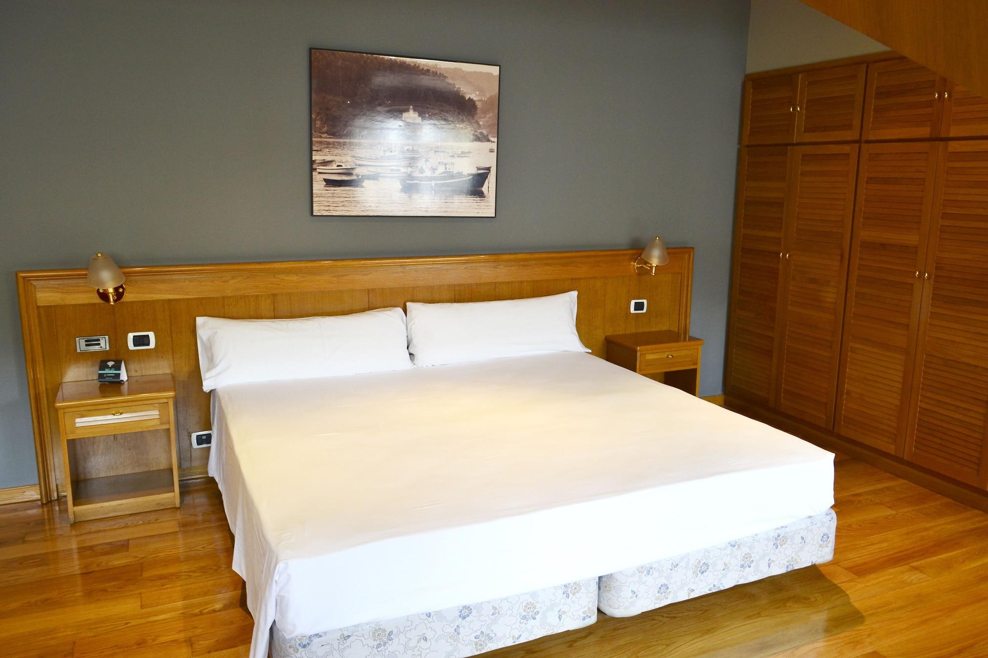 Hotel Alda El Suizo Ferrol Buitenkant foto