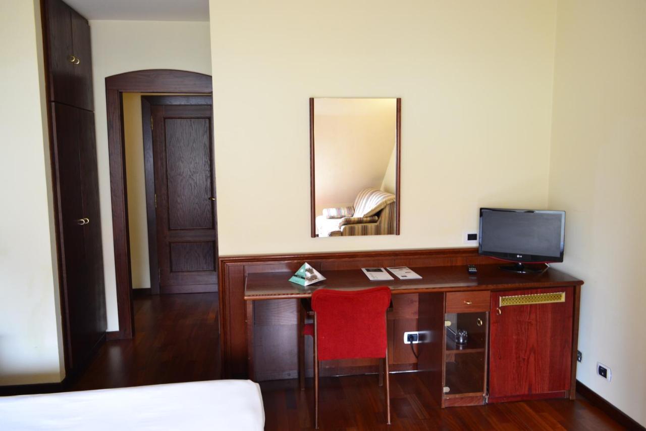 Hotel Alda El Suizo Ferrol Buitenkant foto